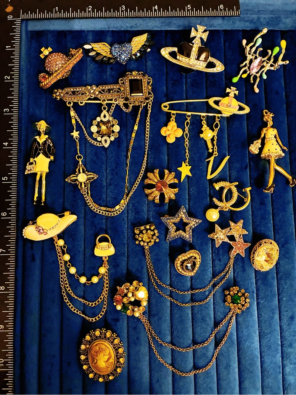 17 Pc Statement Brooch Pins Lot Gold Tone Rhinestone Tassel Chain Dangle Jewelry